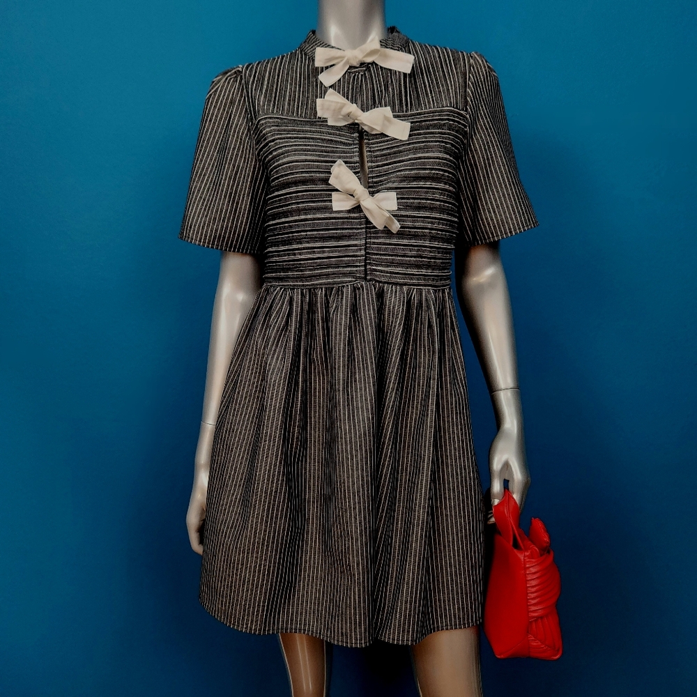 🆕️🍒 GHOSPELL Striped Mini Dress w/ Bow Detail & Pintuck Pleats / (NWT)